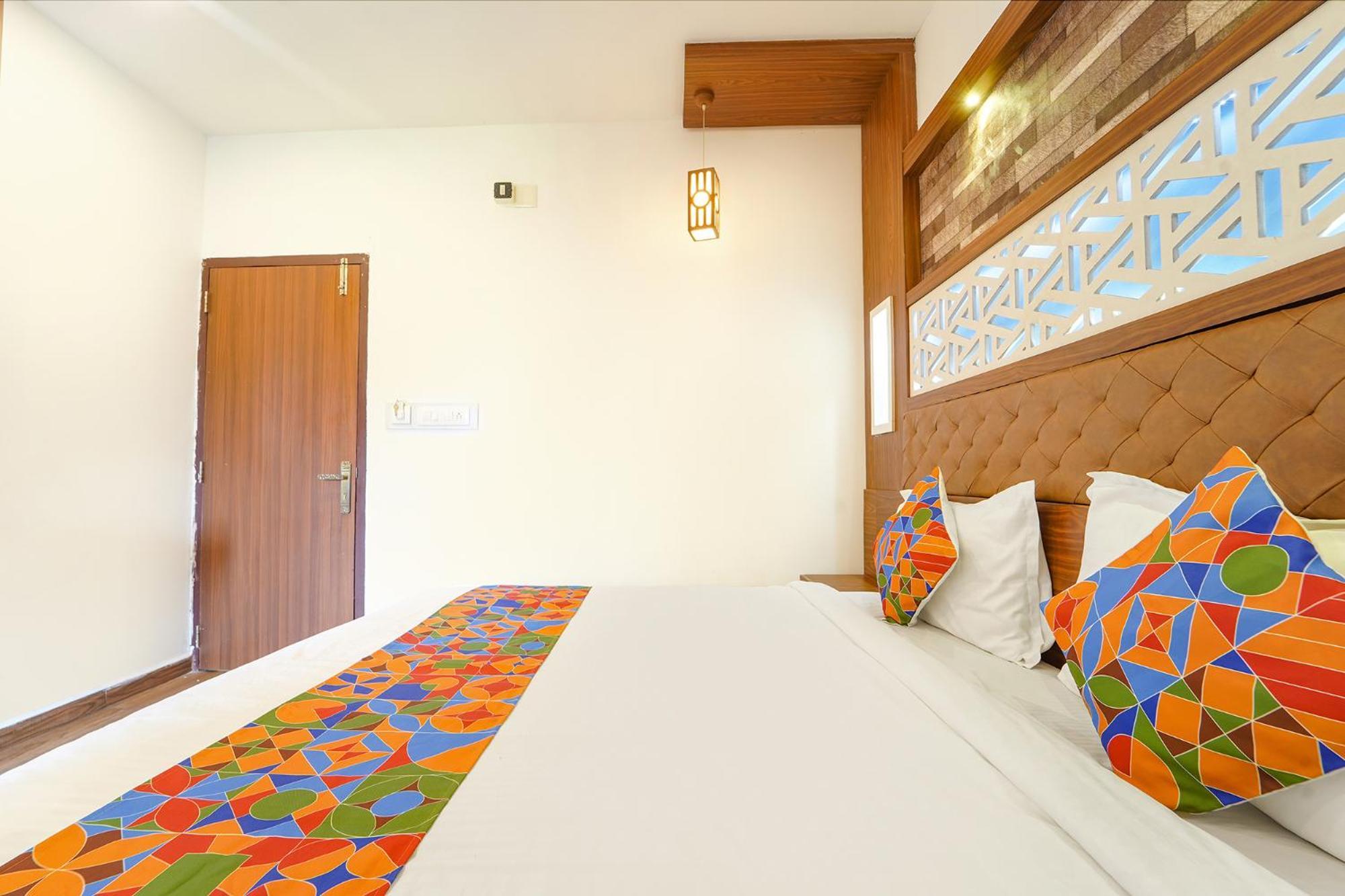 Fabhotel Qube Hotel 3*