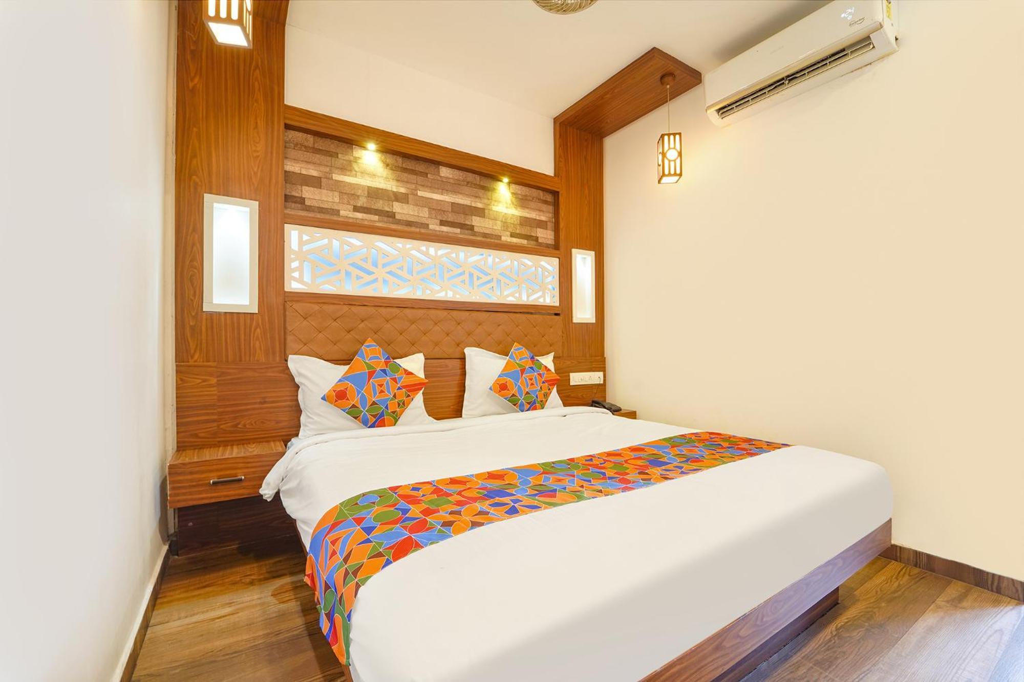 Hotel Fabhotel Qube