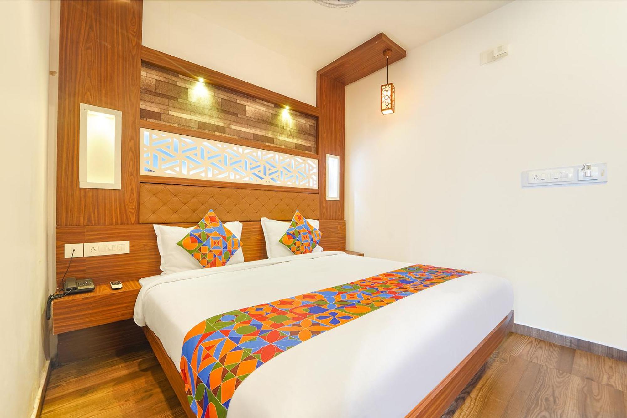 Hotel Fabhotel Qube