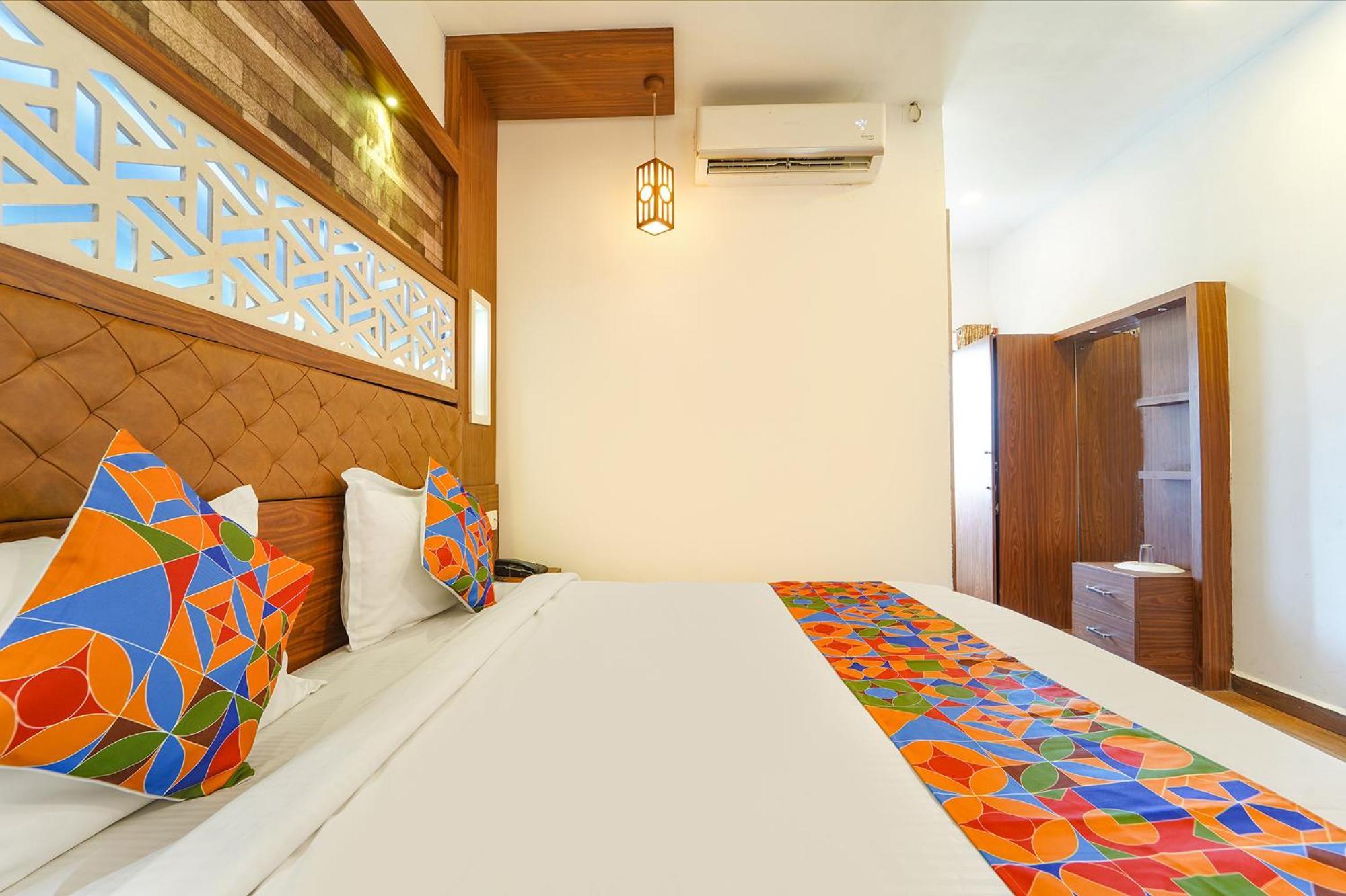 Hotel Fabhotel Qube 3*