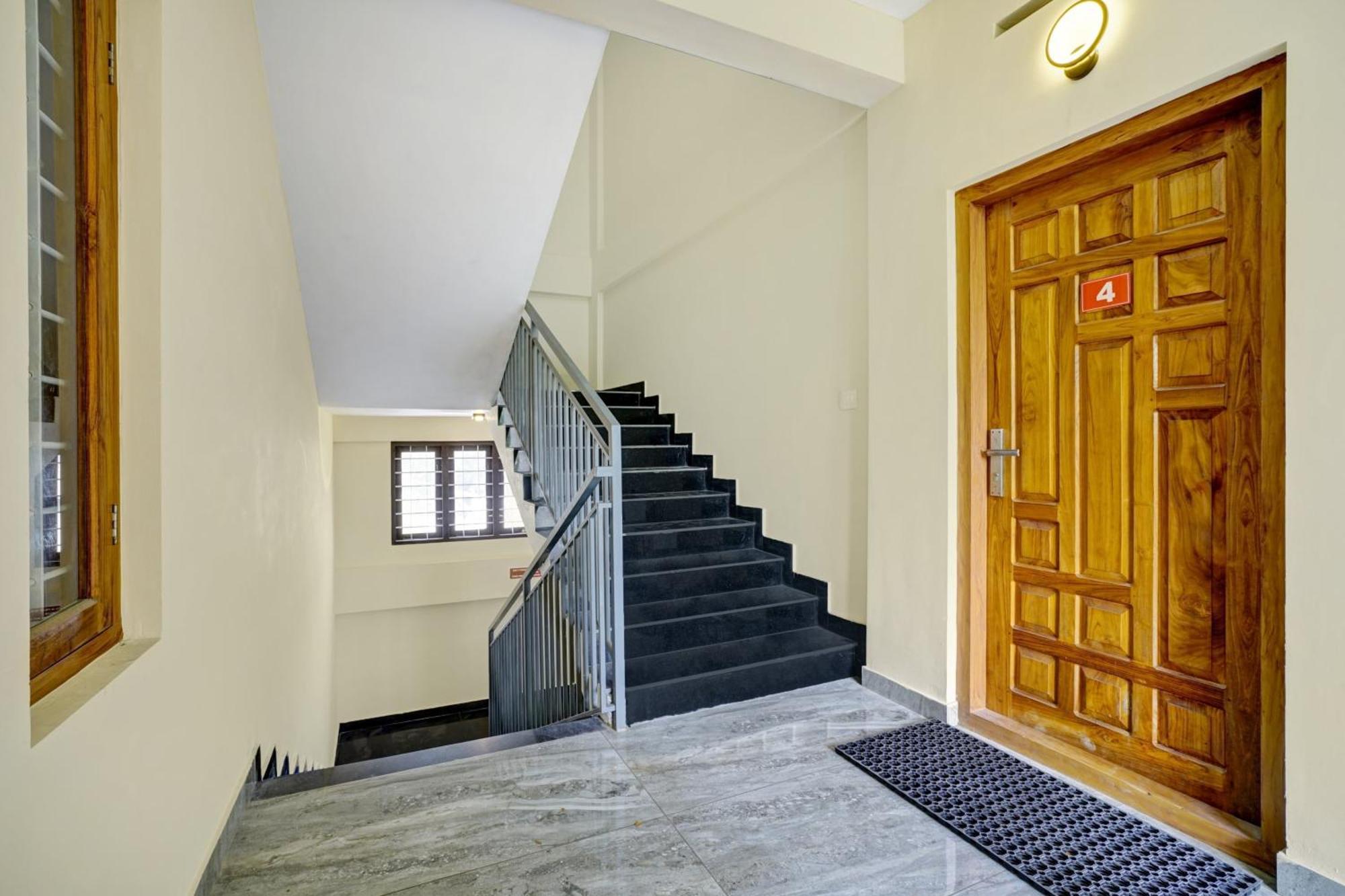 Hotel O Versatile Kochi