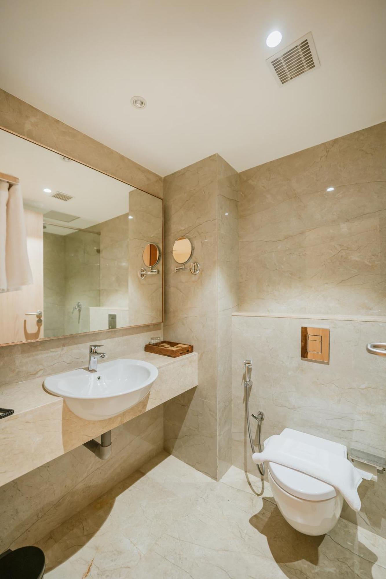 Loft Business Hotel 4*