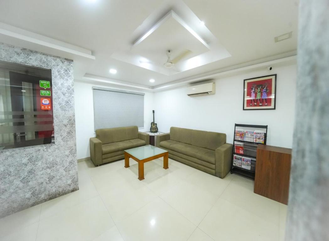 Kay Pee's Grande Hotel