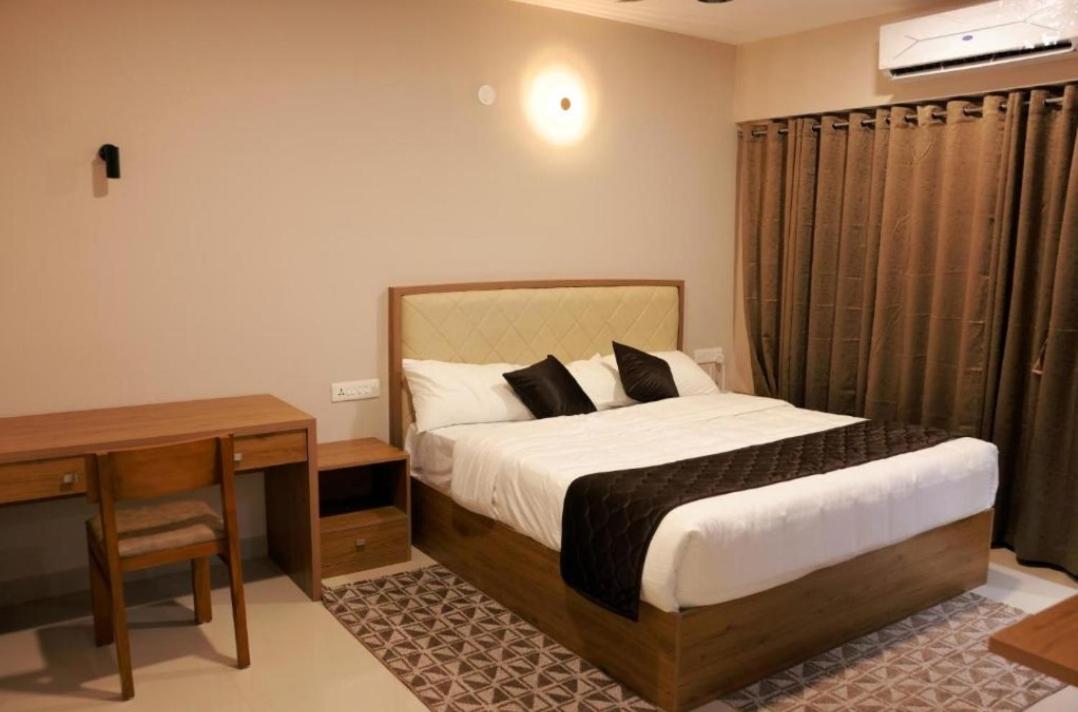 Platinum Airport Lounge Apartment