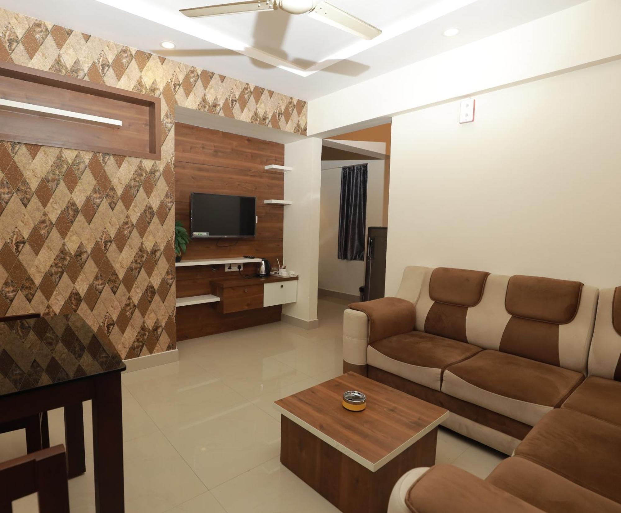 Platinum Airport Lounge Apartment