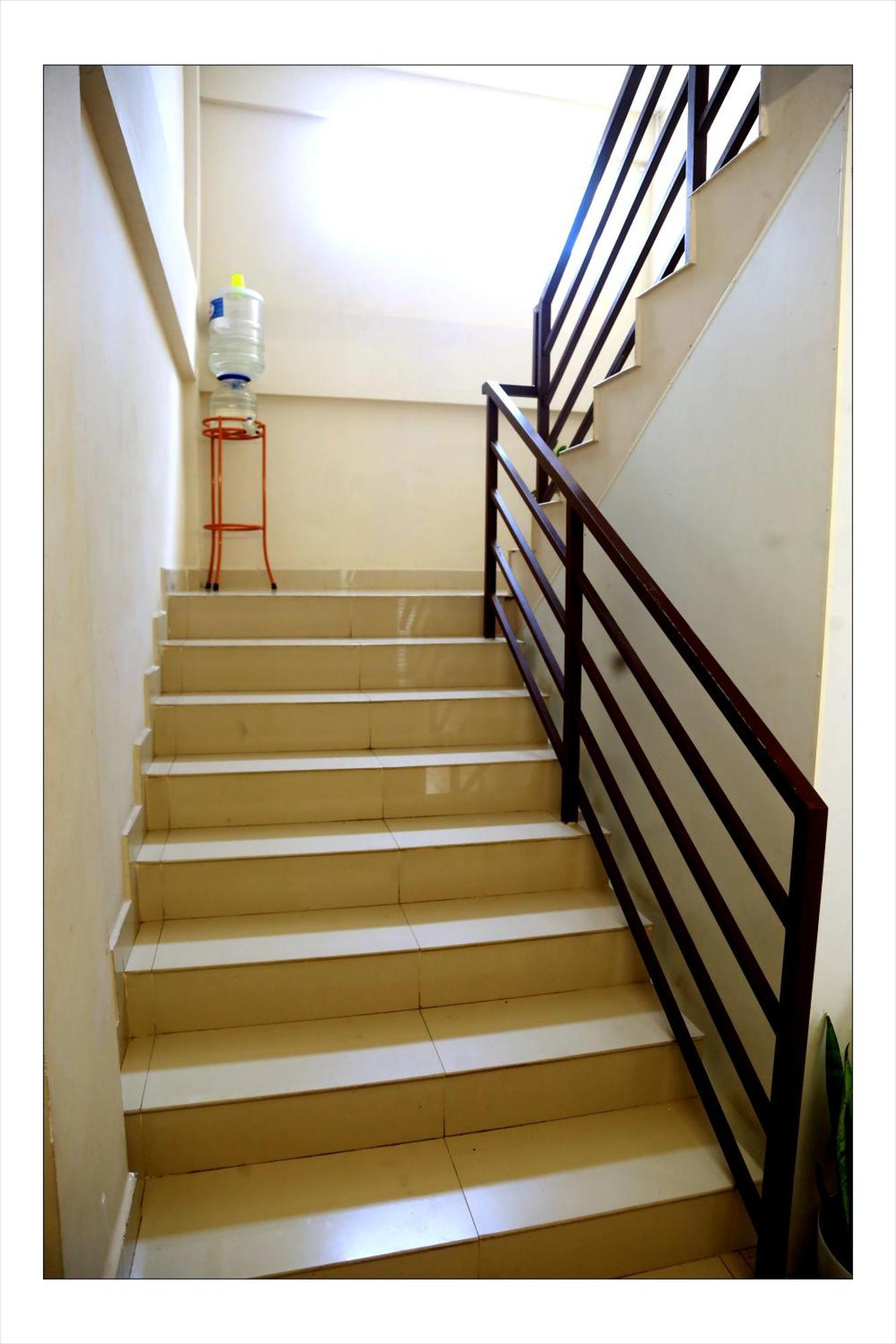 New Aliyans & Restaurant Hotel