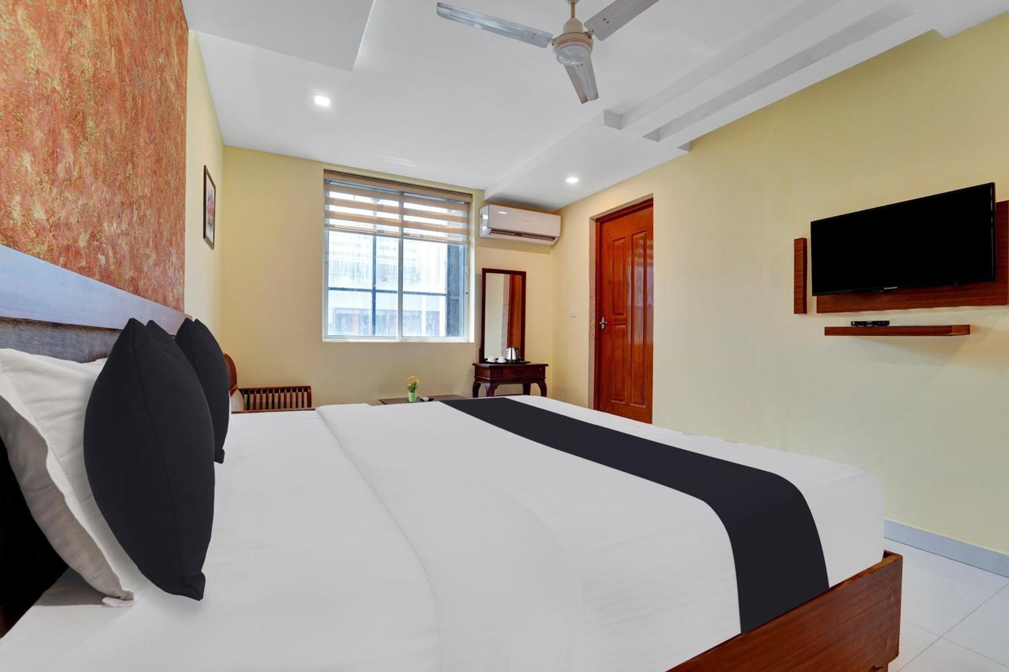 Super Townhouse Ernakulam North Hotel Kochi