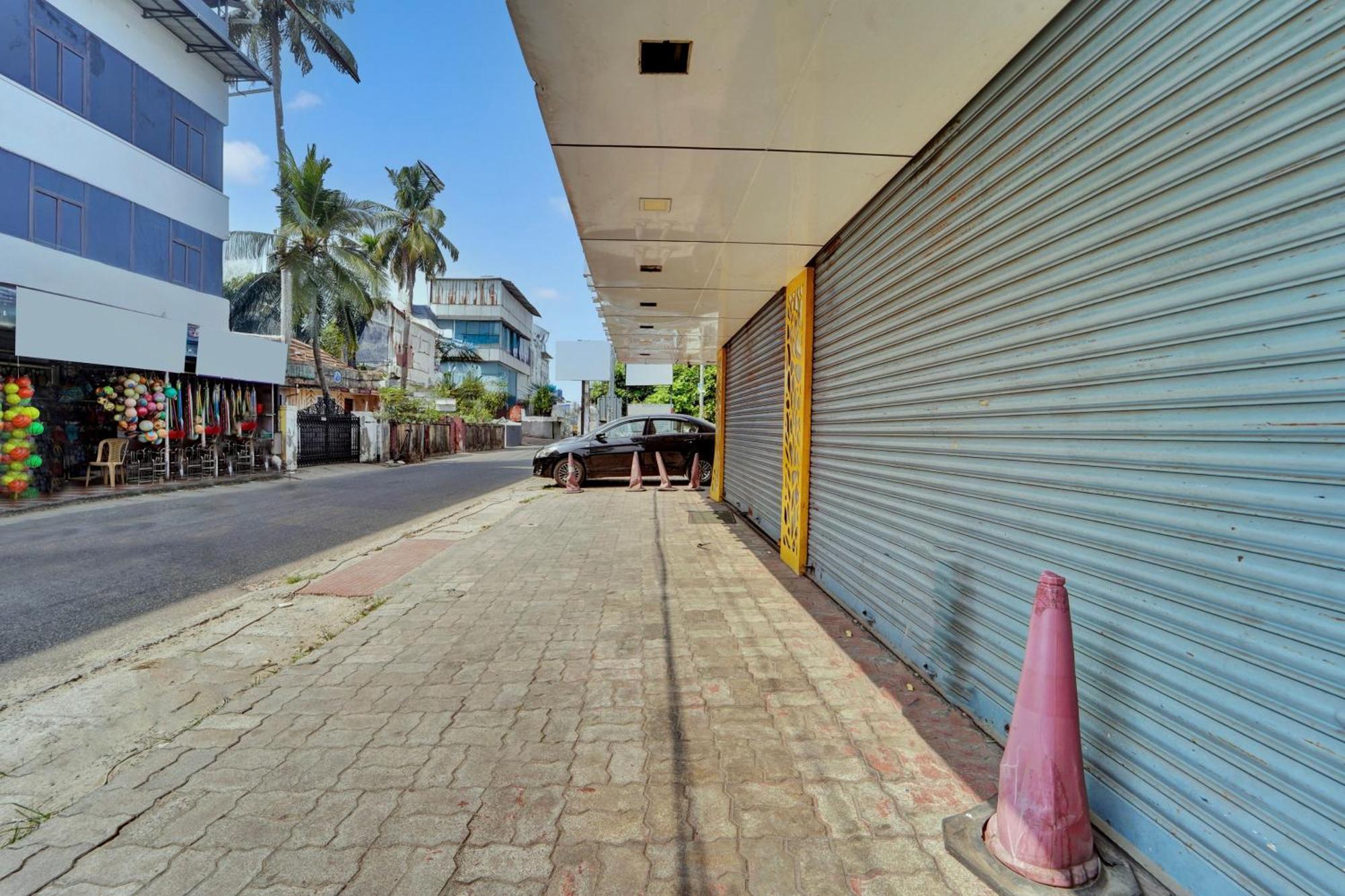 Super Townhouse Ernakulam North Hotel