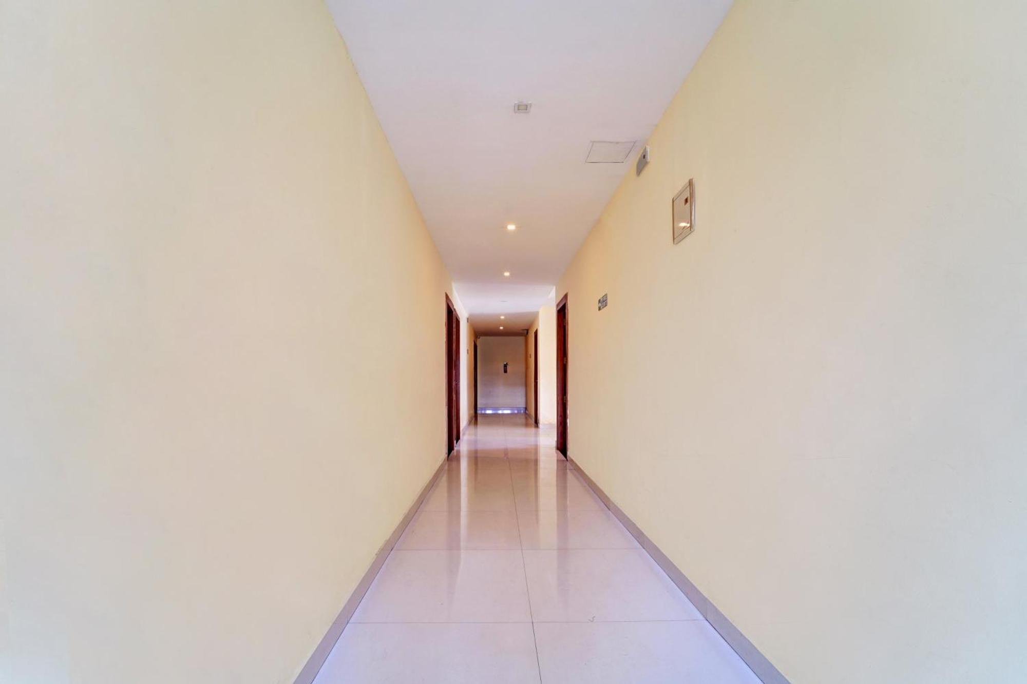 Super Townhouse Ernakulam North 3*
