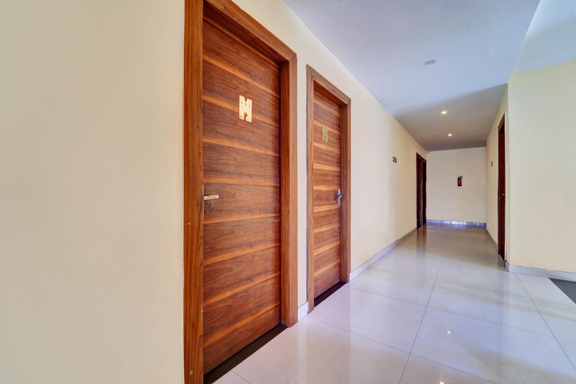 Super Townhouse Ernakulam North Kochi