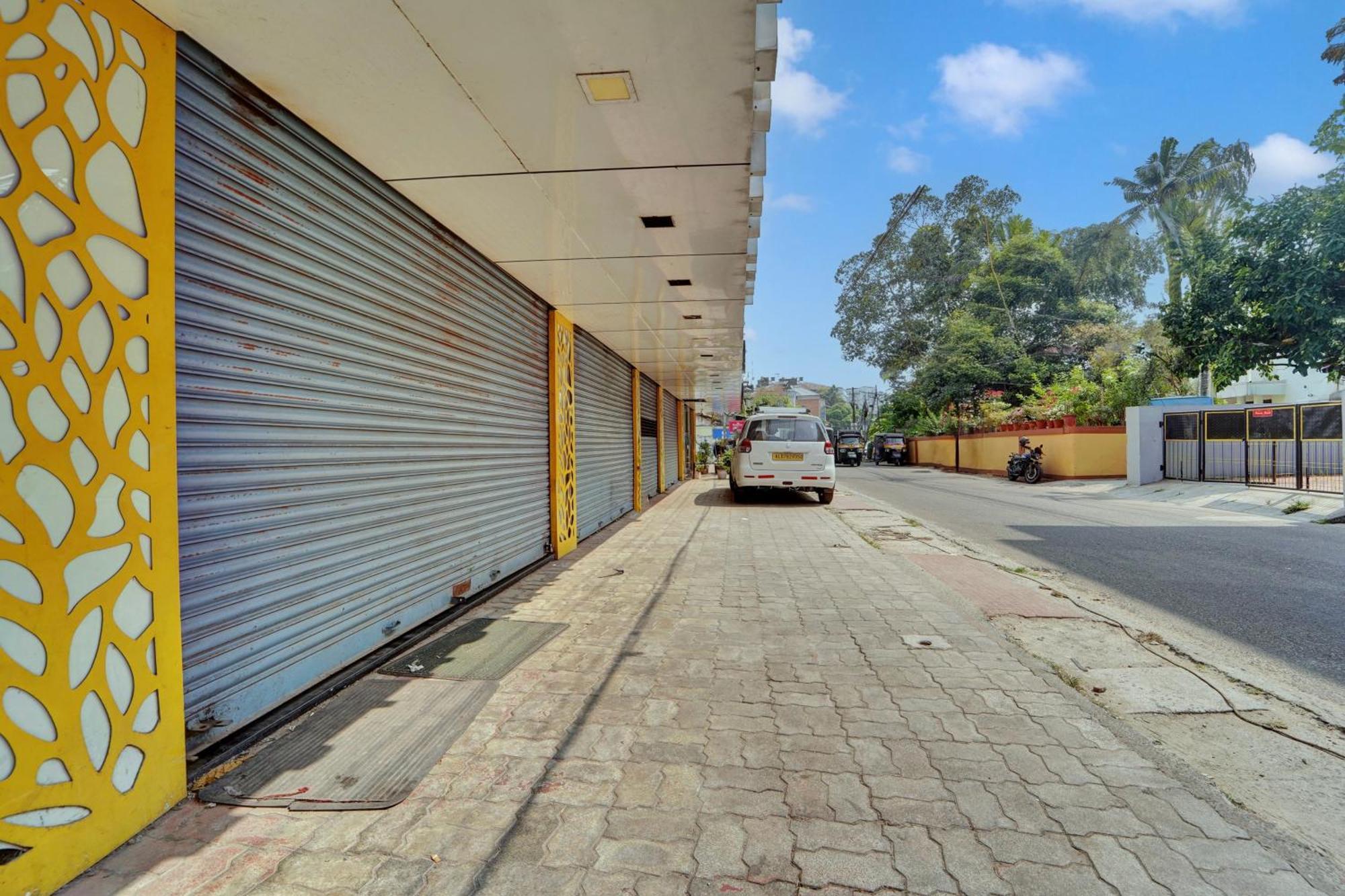 Hotel Super Townhouse Ernakulam North 3*