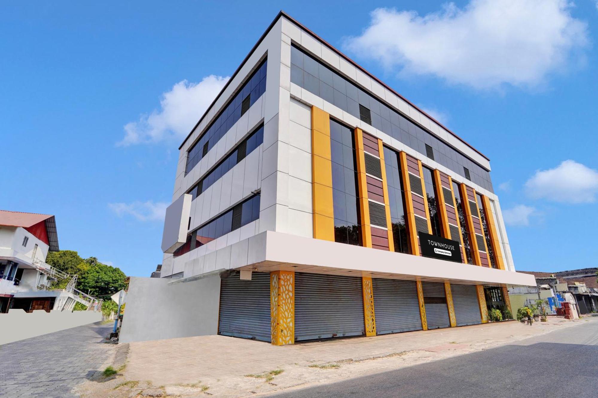 Hotel Super Townhouse Ernakulam North Kochi