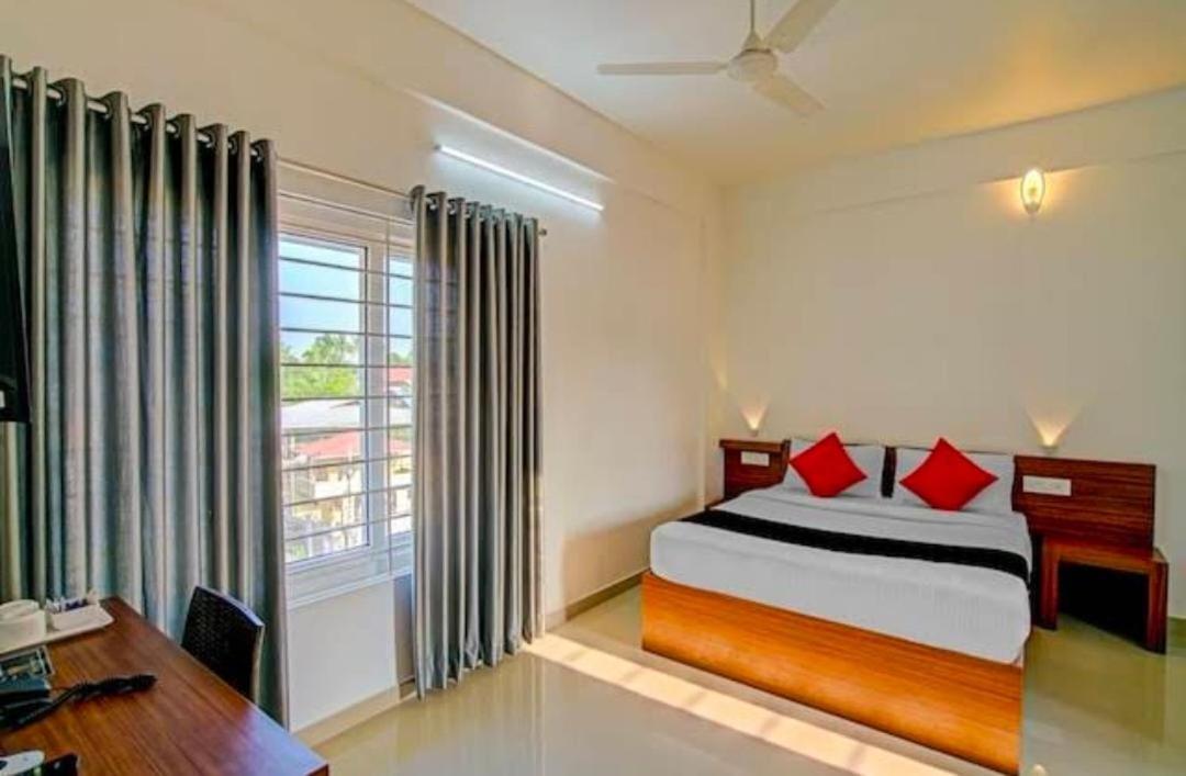 Phoenix Holidays Hotel 3*