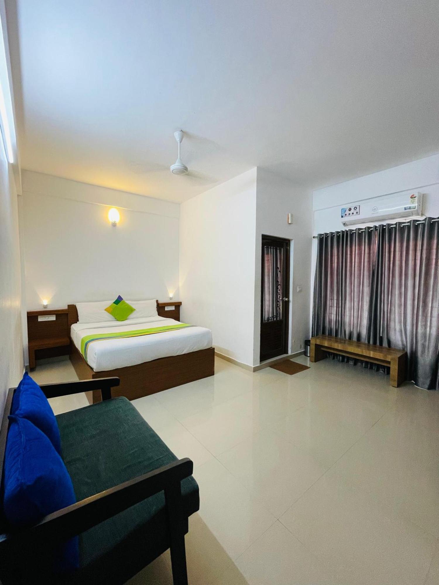 Phoenix Holidays Hotel 3*
