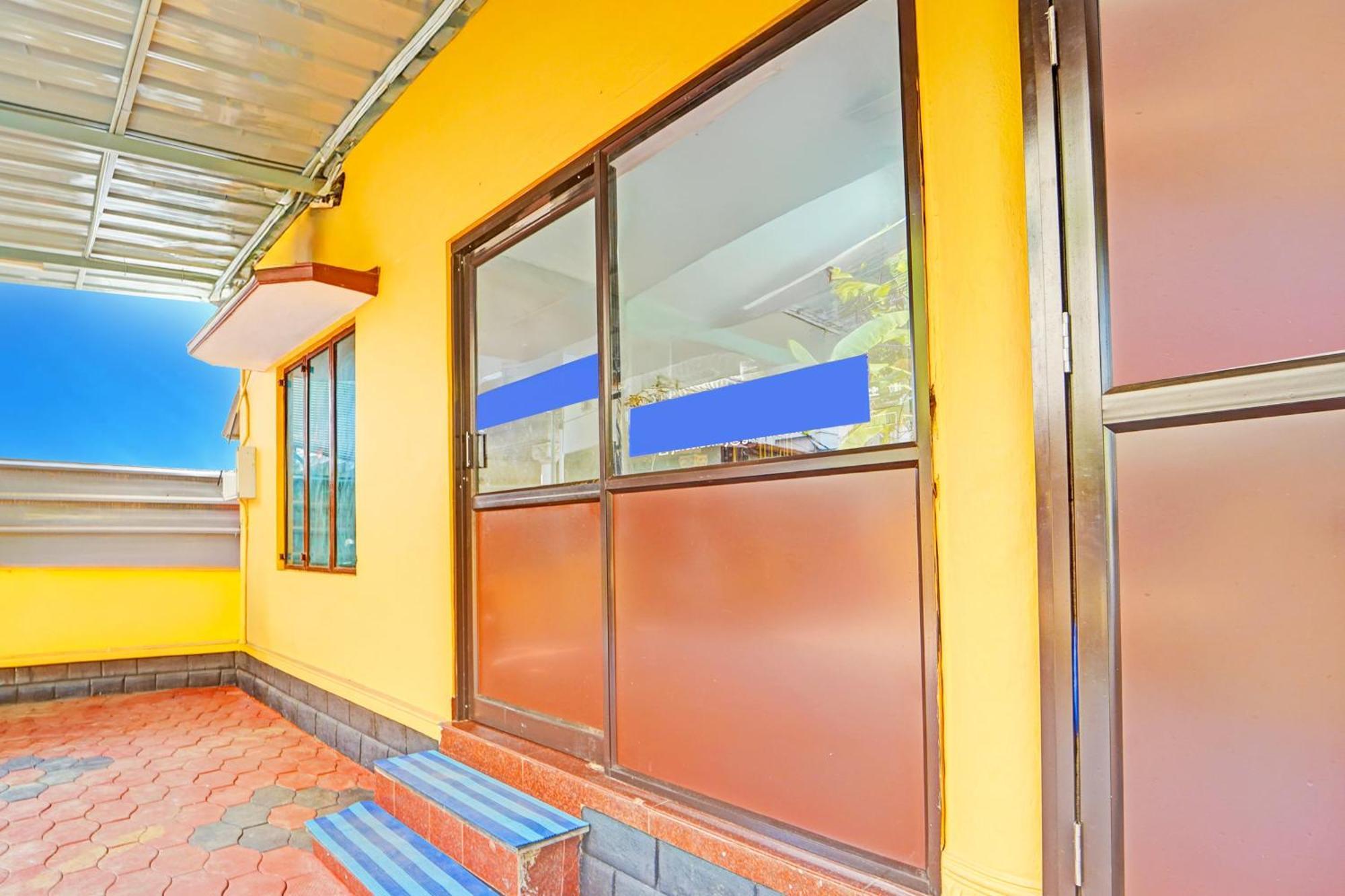 Hotel Super O Thammanam Kochi
