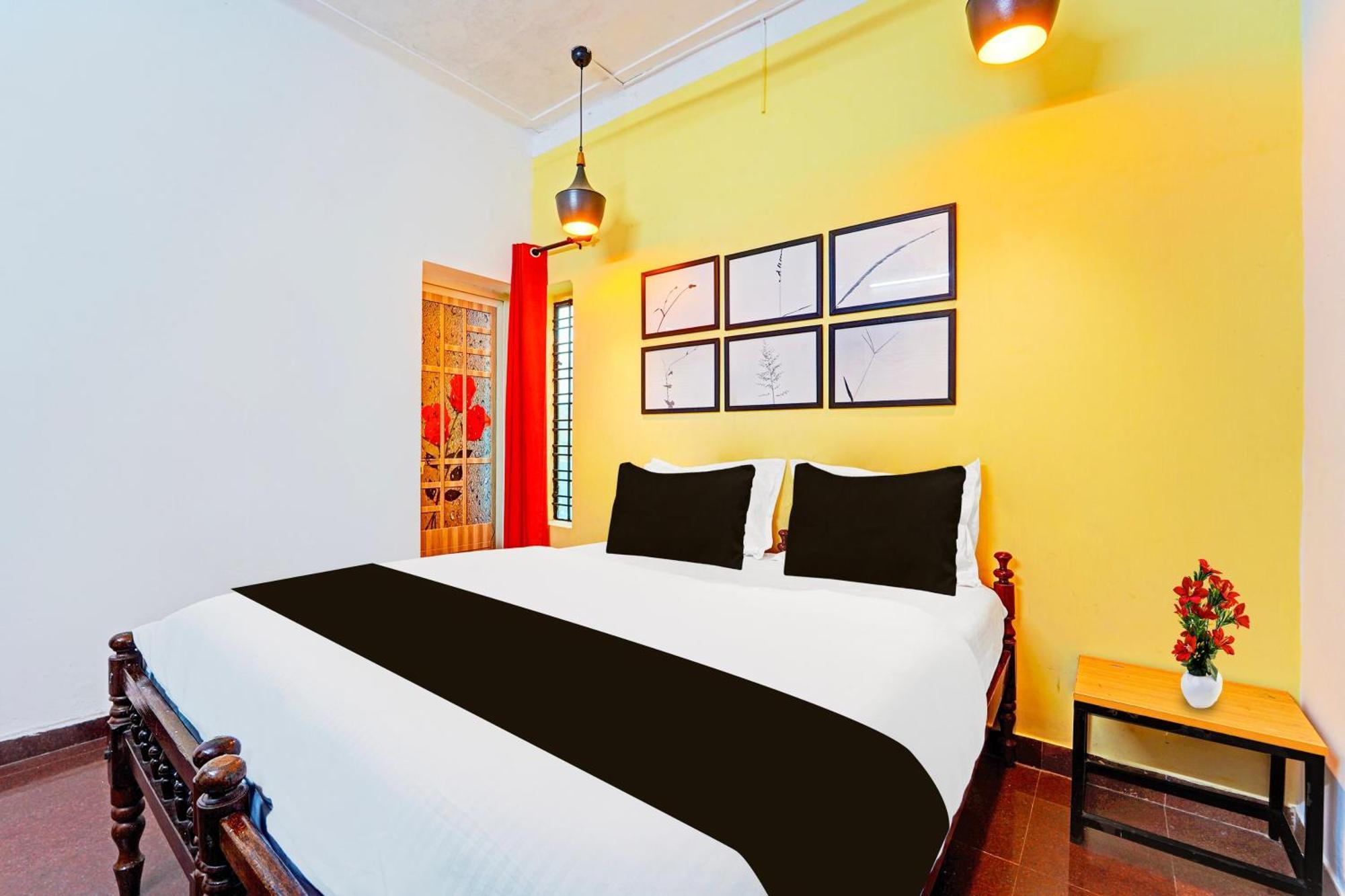 Hotel Super O Thammanam