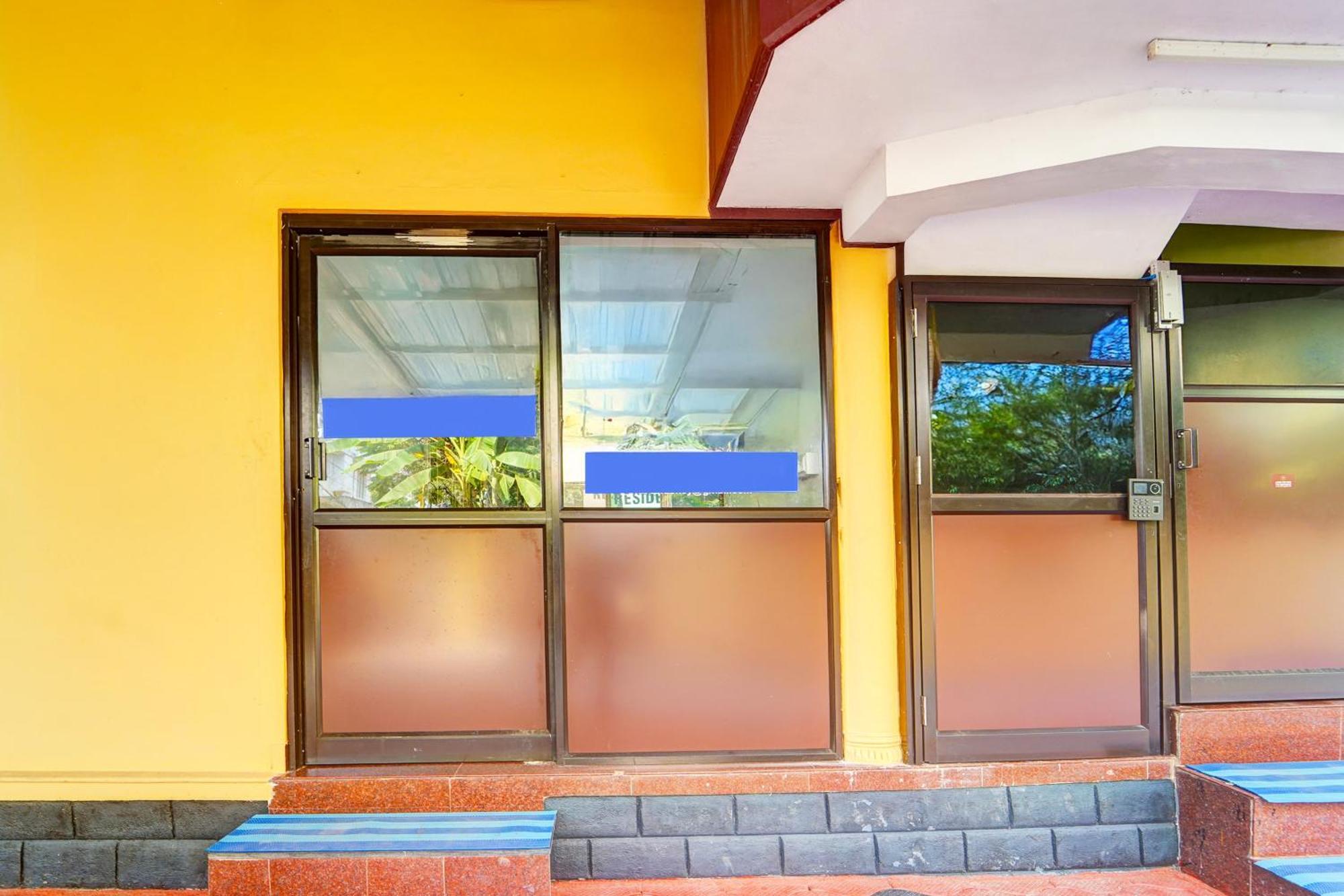 Super O Thammanam Hotel *