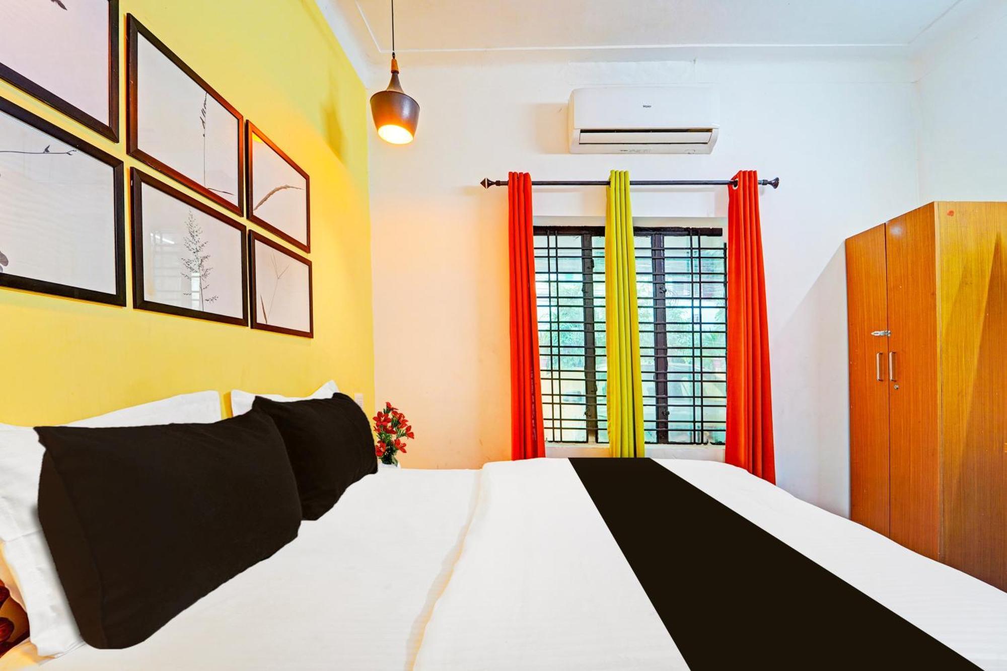 Hotel Super O Thammanam