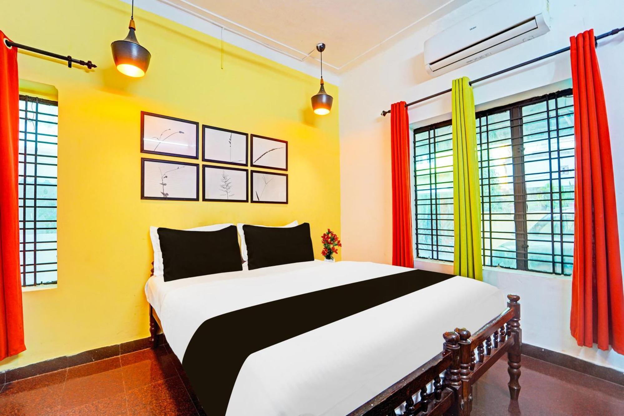 Super O Thammanam Hotel Kochi