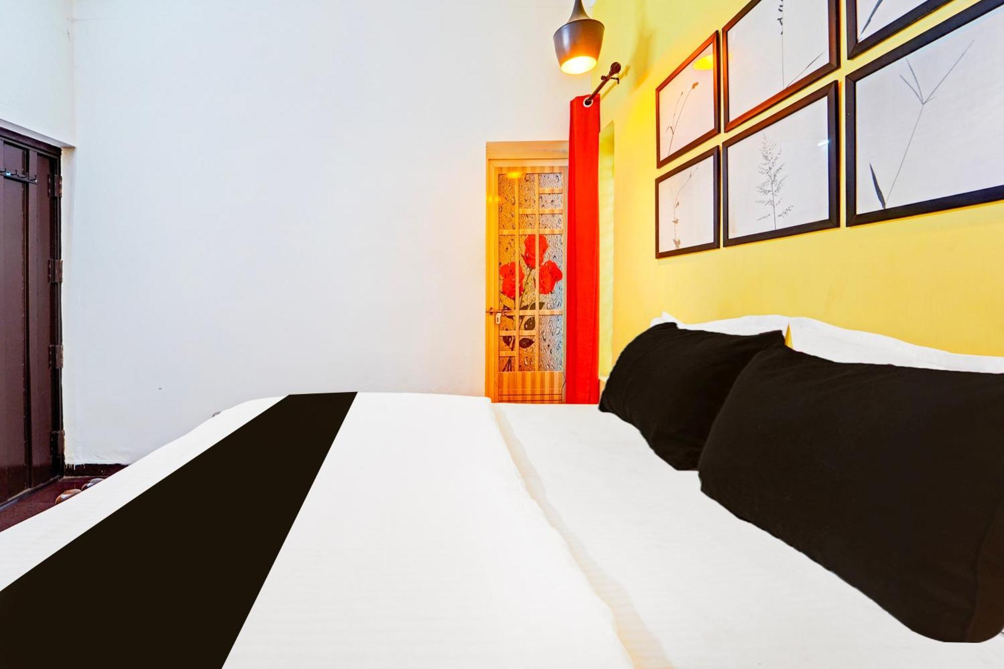 Super O Thammanam Hotel