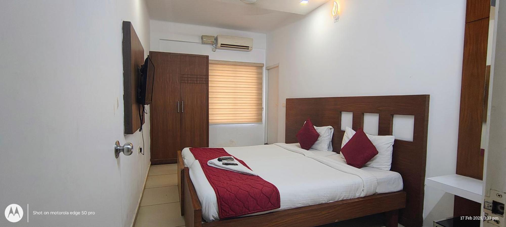 Sharp Hotel 2*
