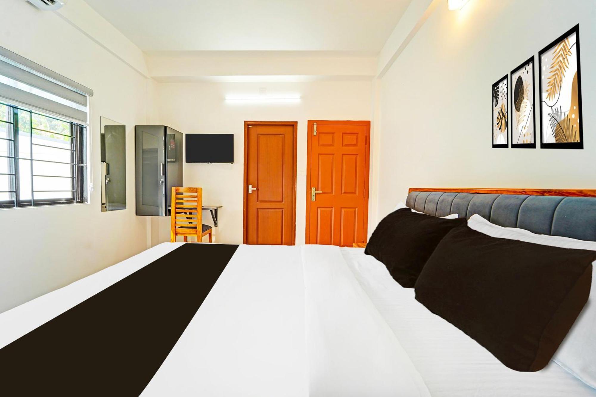 Super O Kalamassery Near Medical College Hotel 4*