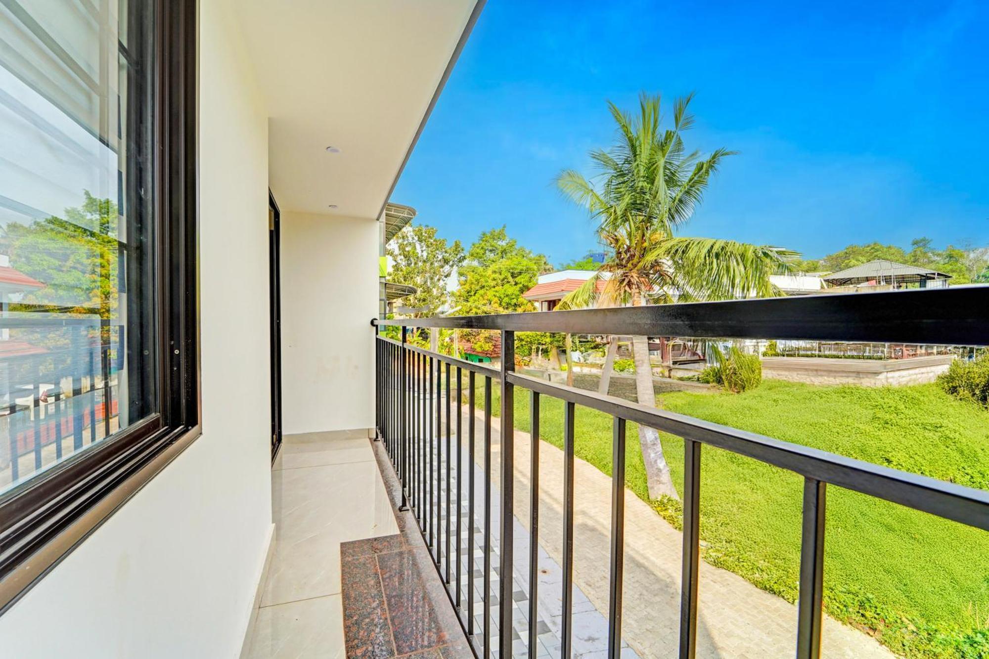 Super O Kalamassery Near Medical College 4*