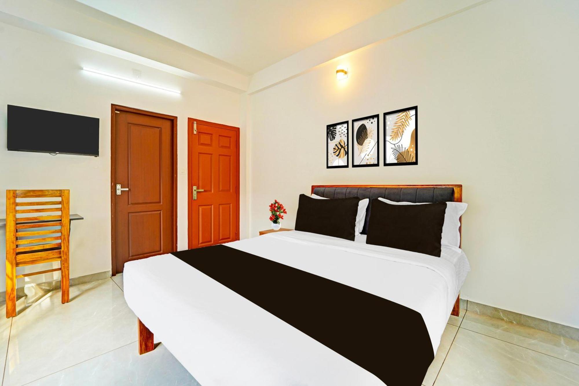 Super O Kalamassery Near Medical College 4* Kochi