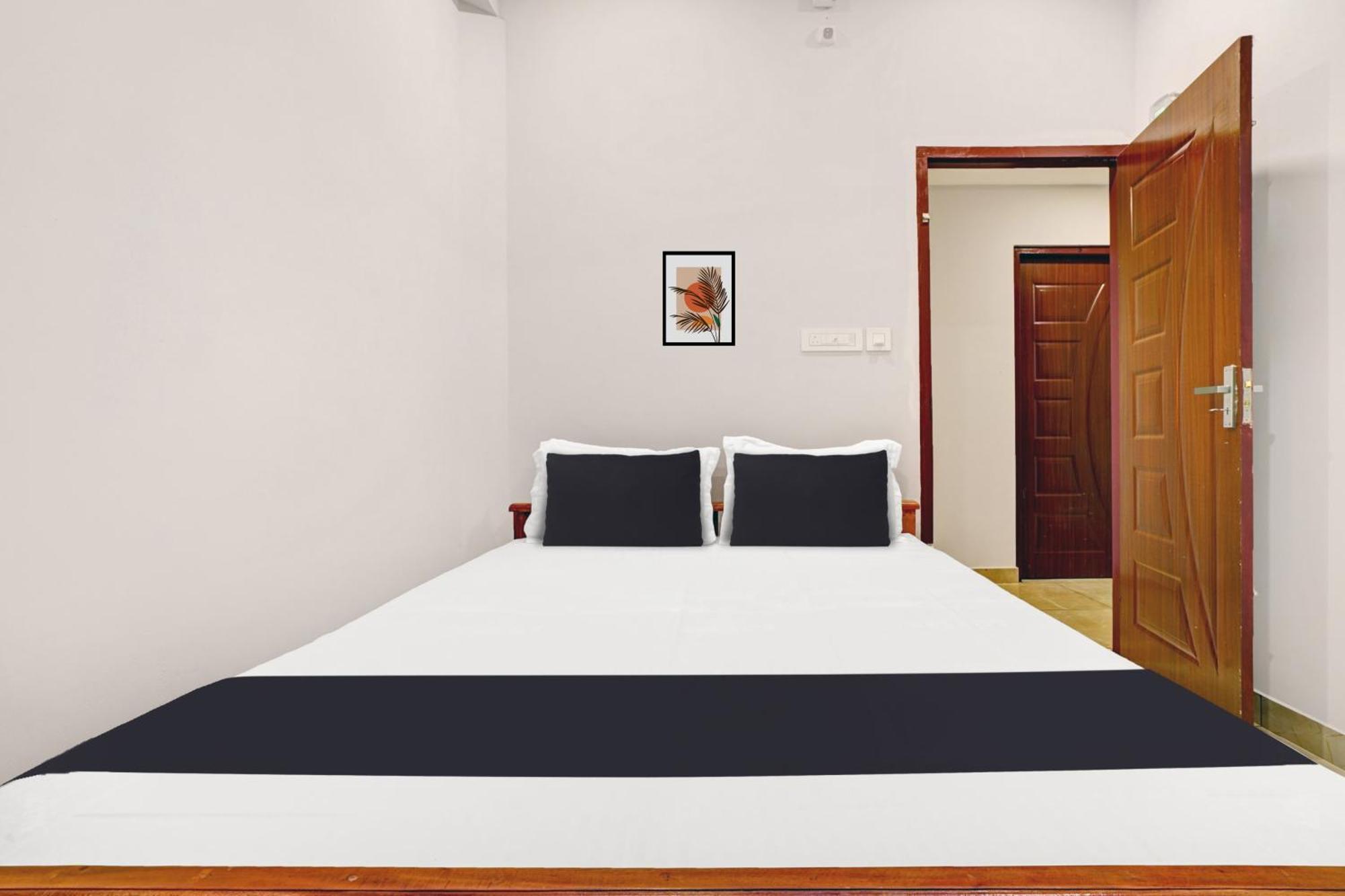 O Pukkattupady Aluva East Hotel *
