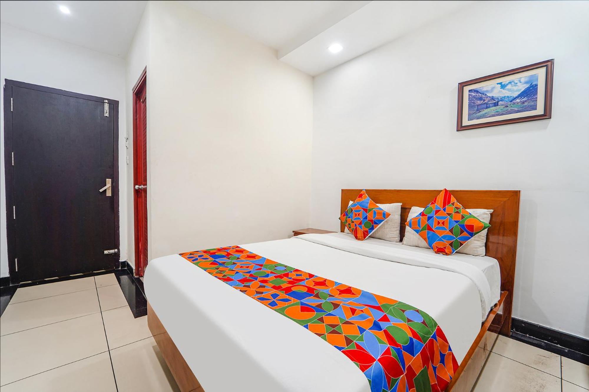 Fabhotel Stratford 3*