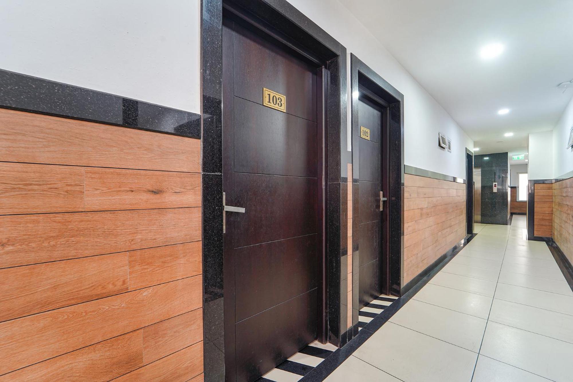 Fabhotel Stratford Hotel