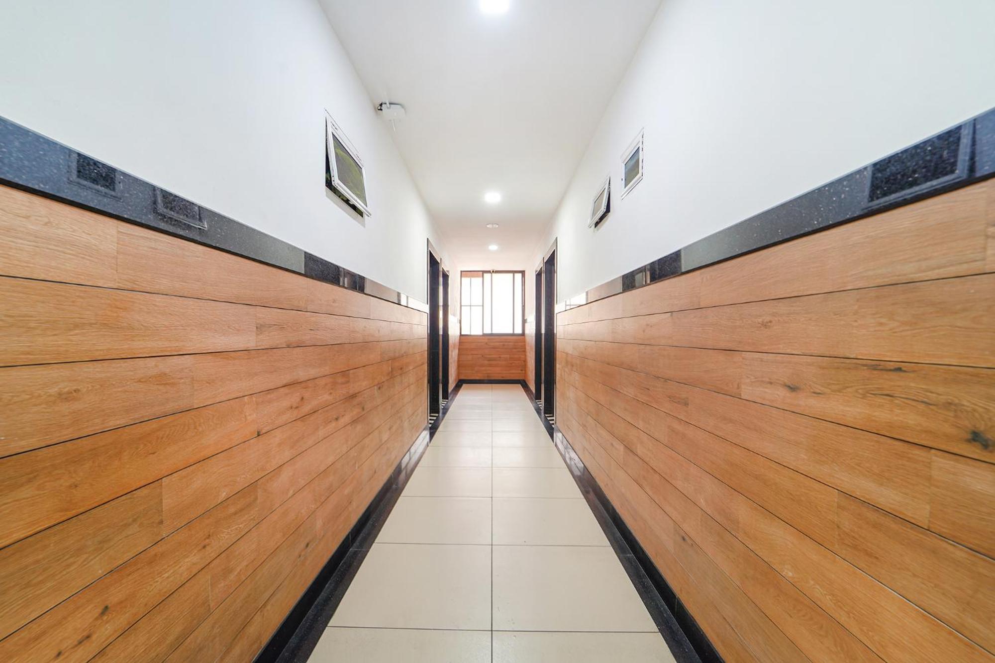 Hotel Fabhotel Stratford 3*