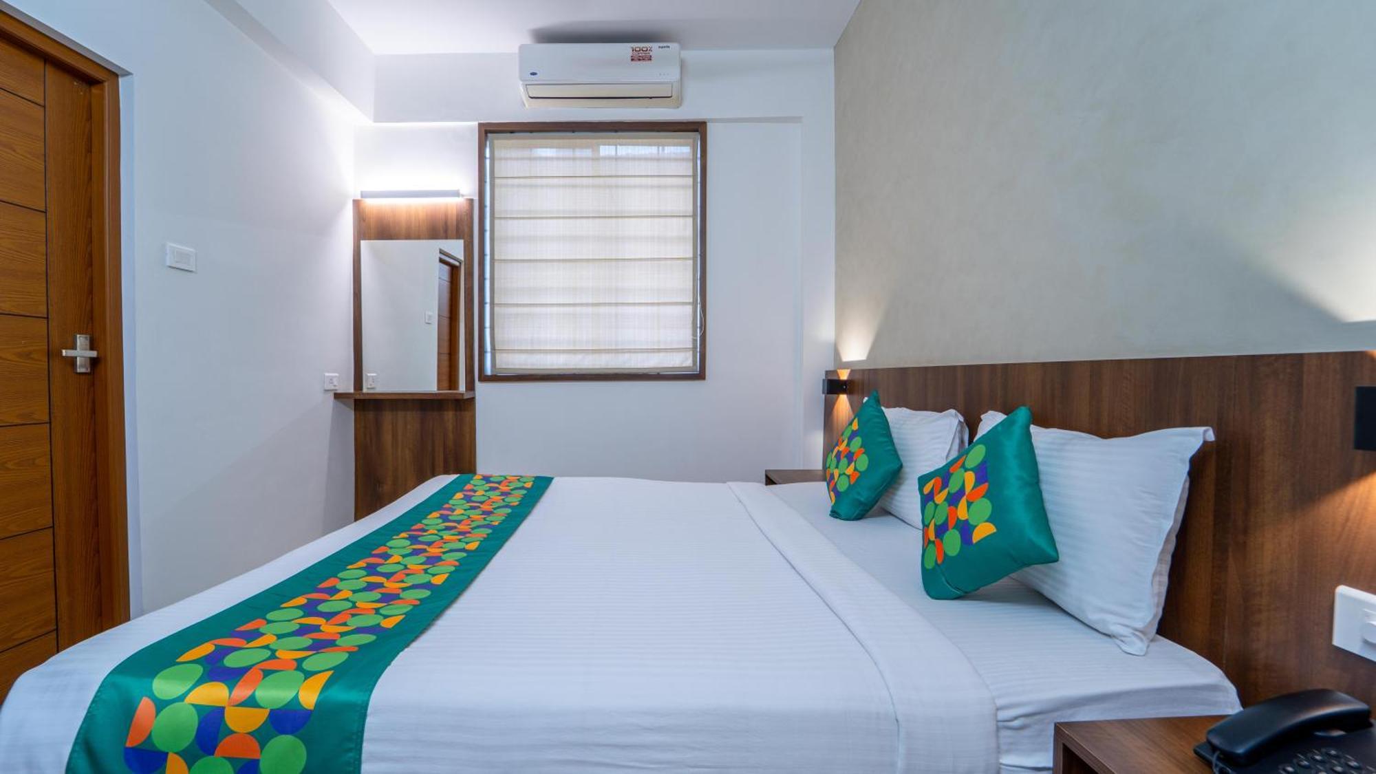 Treebo Petals Hotel 3*