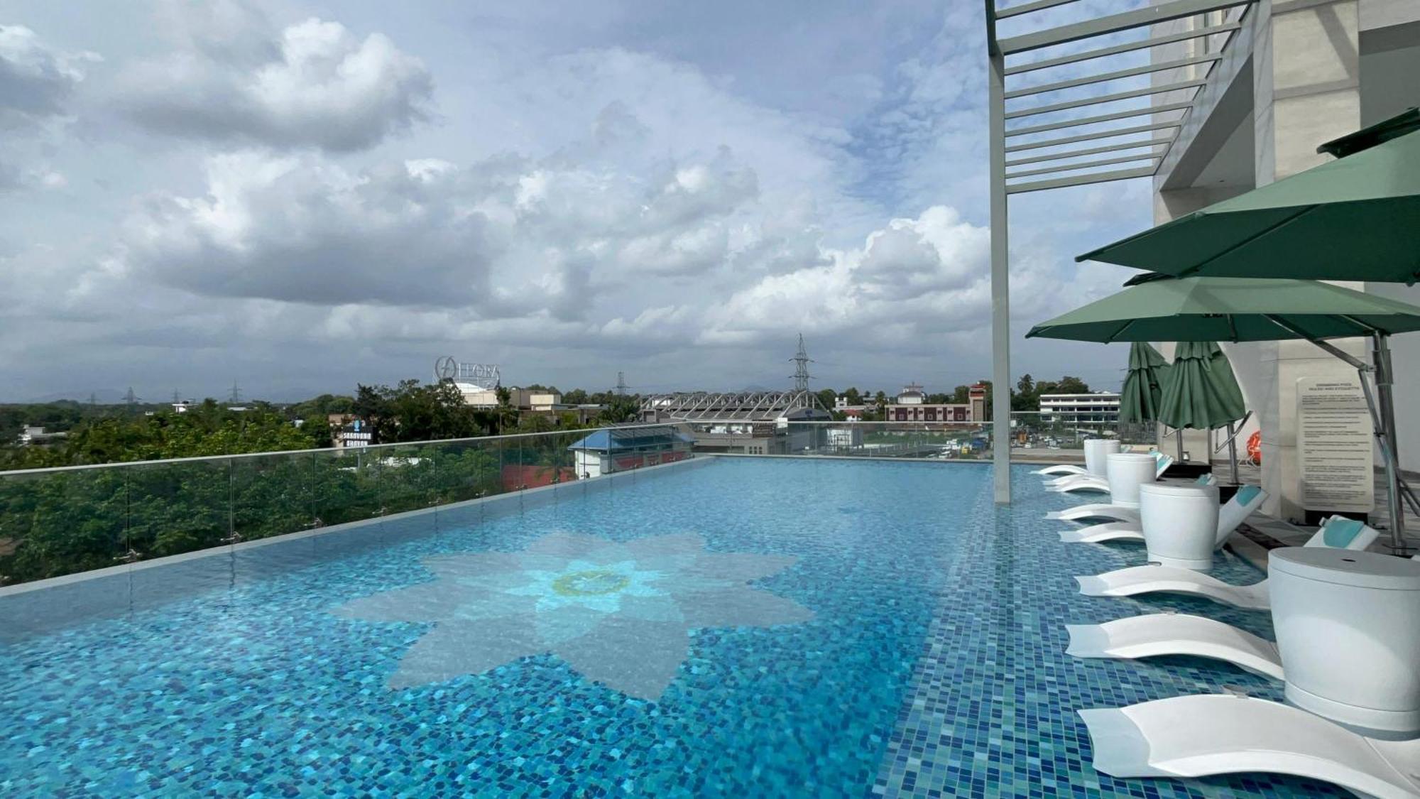 Hotel Taj Cochin International Airport, Kerala 5*