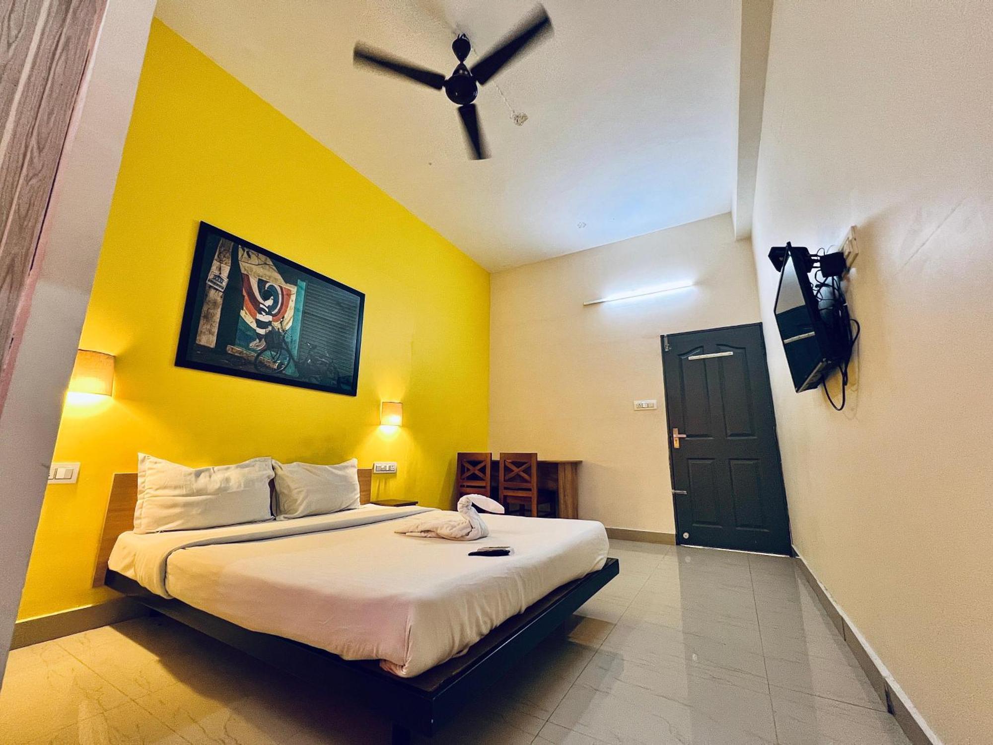 Apartment Solo Simrin Arcade Kadavanthra *