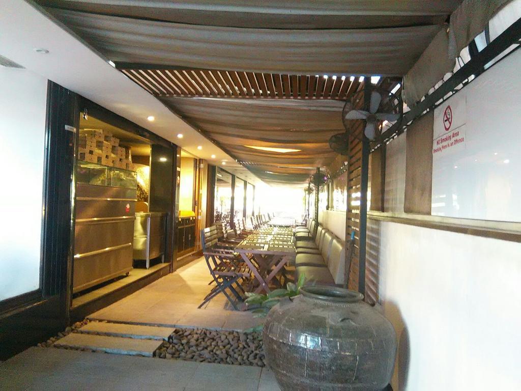 The Woods Manor Mg Road Hotel 3*