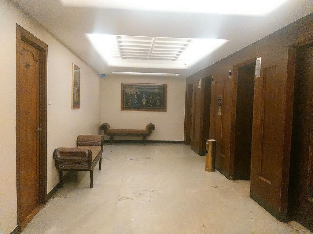 The Woods Manor Mg Road Hotel