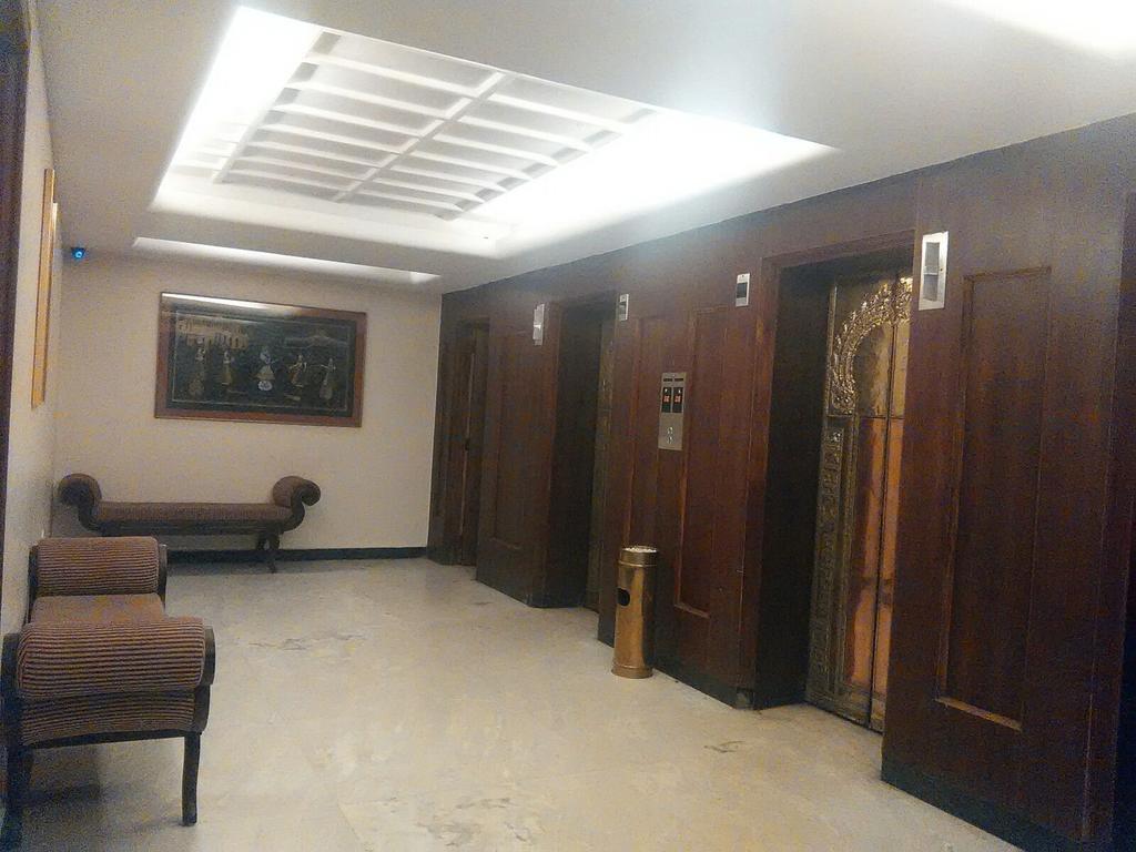 The Woods Manor Mg Road Hotel 3*