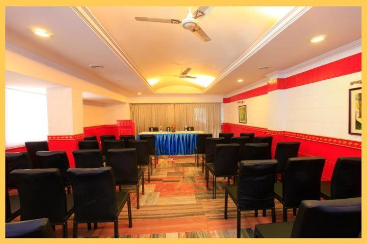 Hotel Super Townhouse Malabar Illam 4*