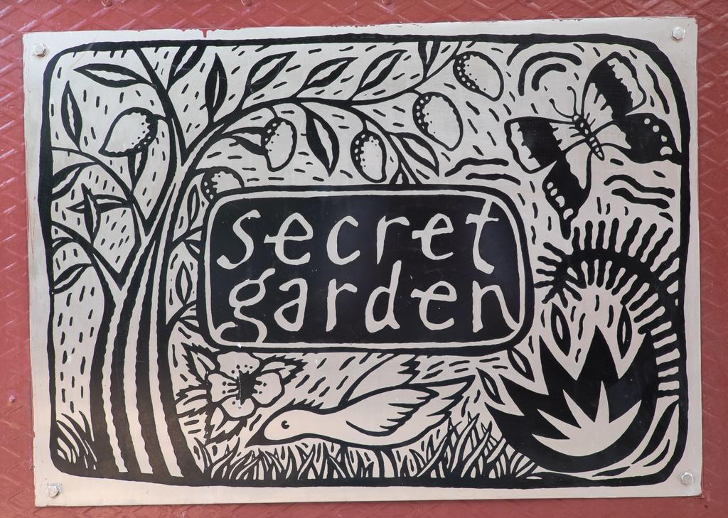 Hotel Secret Garden, A Boutique