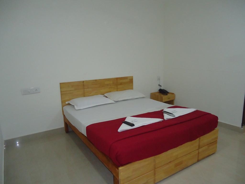 Hotel A V Residency 3*