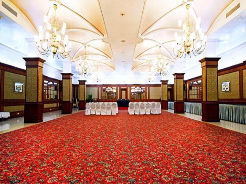 Abad Metro Hotel Kochi