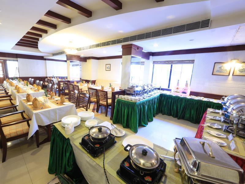 Queen Hotel 3*