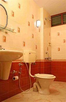 Homestay Chiramel Residency
