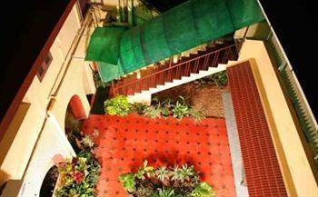 Homestay Chiramel Residency *