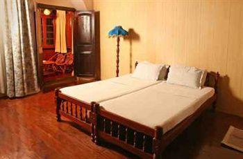 Homestay Chiramel Residency *