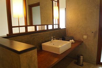 Xandari Harbour 3*