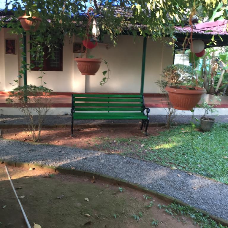 Palm Grove Service 2*