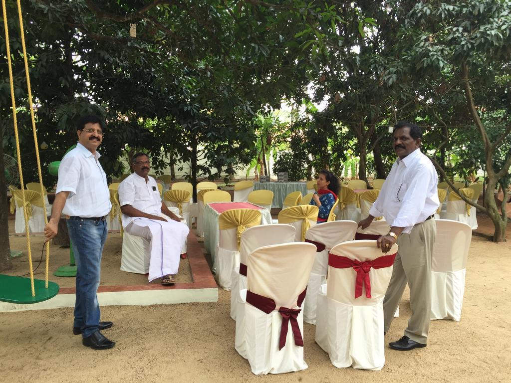 Palm Grove Service Bed & Breakfast