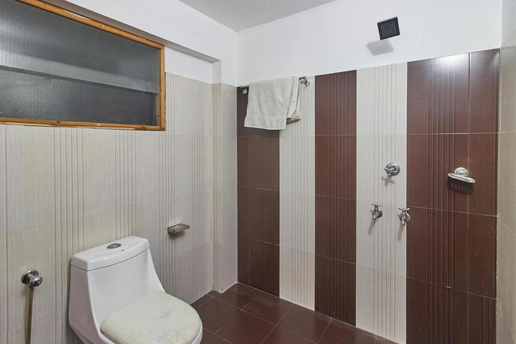 Apartment Oval